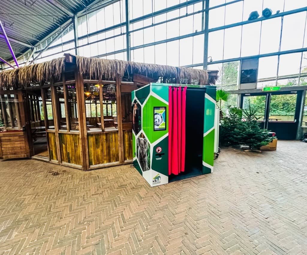 Lach je Lens branded fotohokje met branding voor Ouwehands Dierenpark.